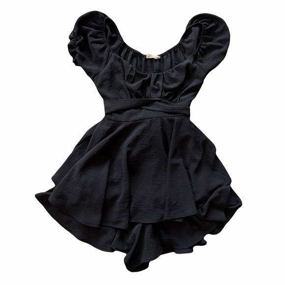 Altar'd State
Haisley Gingham Crossover Romper - Picture 3 of 5